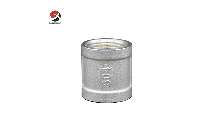 不鏽鋼(gāng)鑄内絲有(yǒu)邊内牙接(jie)頭管件